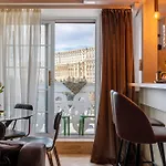 Views Of Palace Of The Parliament 3br Safari Design 布加勒斯特