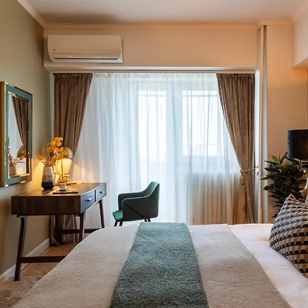 Views Of Palace Of The Parliament 3br Safari Design *