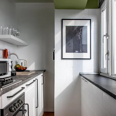 Views Of Palace Of The Parliament 3br Safari Design Appartement Bucarest