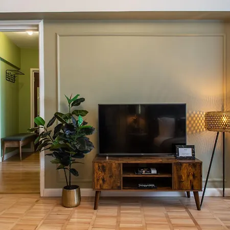 Appartement Views Of Palace Of The Parliament 3br Safari Design Bucarest