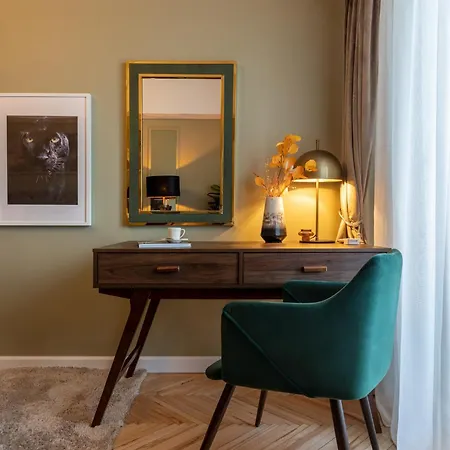 Views Of Palace Of The Parliament 3br Safari Design