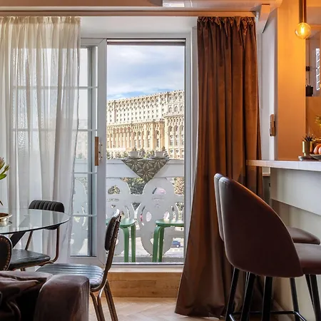 Views Of Palace Of The Parliament 3br Safari Design Bukareszt