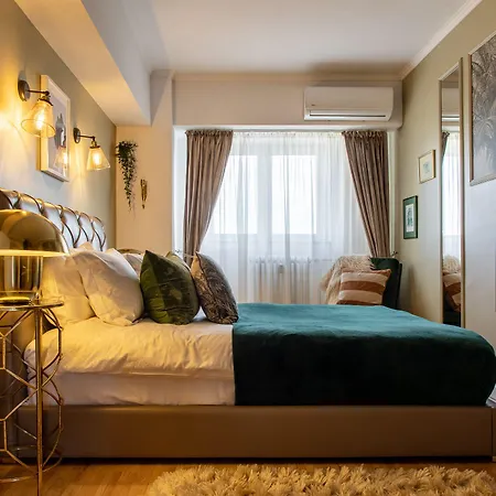 Views Of Palace Of The Parliament 3br Safari Design Apartament Bukareszt