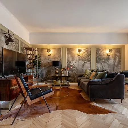 Views Of Palace Of The Parliament 3br Safari Design * Bucarest