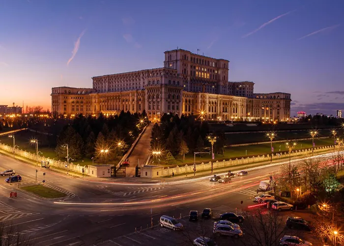 Views Of Palace Of The Parliament 3br Safari Design Апартаменти Бухарест