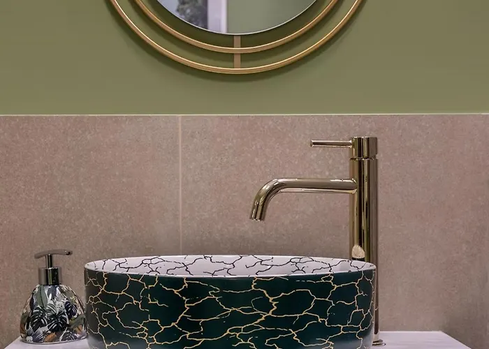 Apartman Views Of Palace Of The Parliament 3br Safari Design *