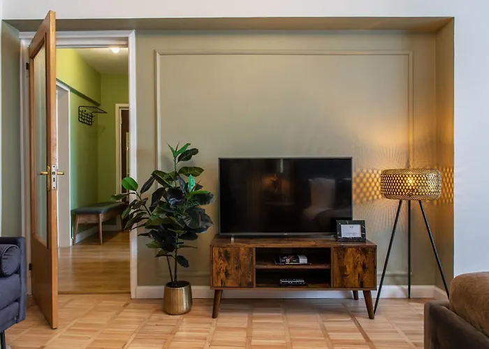 Lejlighed Views Of Palace Of The Parliament 3br Safari Design Bukarest