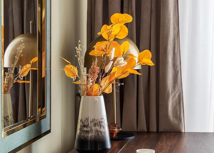 Views Of Palace Of The Parliament 3br Safari Design Apartman Bukarest