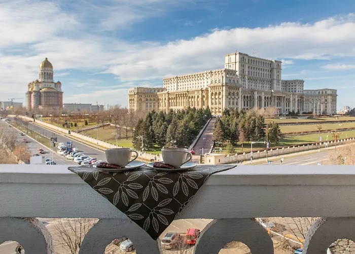 Views Of Palace Of The Parliament 3br Safari Design Lägenhet *