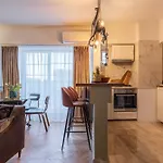 Apartmán Views Of Palace Of The Parliament 3br Safari Design