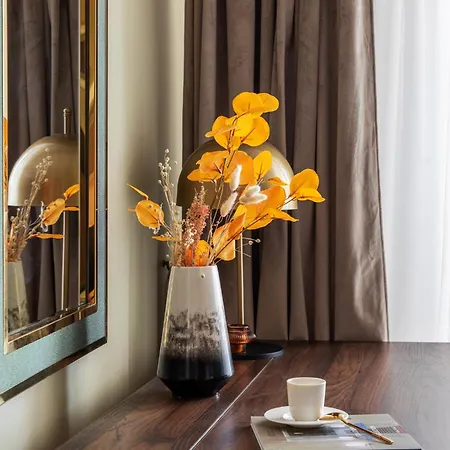 Apartment Views Of Palace Of The Parliament 3br Safari Design