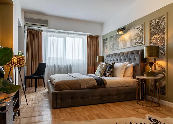 Views Of Palace Of The Parliament 3br Safari Design