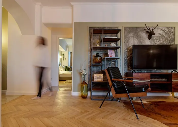 Apartmán Views Of Palace Of The Parliament 3br Safari Design