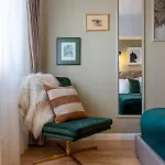 Views Of Palace Of The Parliament 3br Safari Design *
