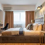 Views Of Palace Of The Parliament 3br Safari Design 아파트 부쿠레슈티