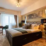 Views Of Palace Of The Parliament 3br Safari Design 부쿠레슈티